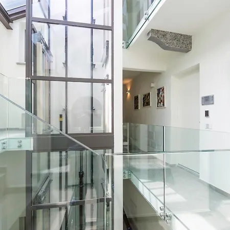 Apartment Palace *